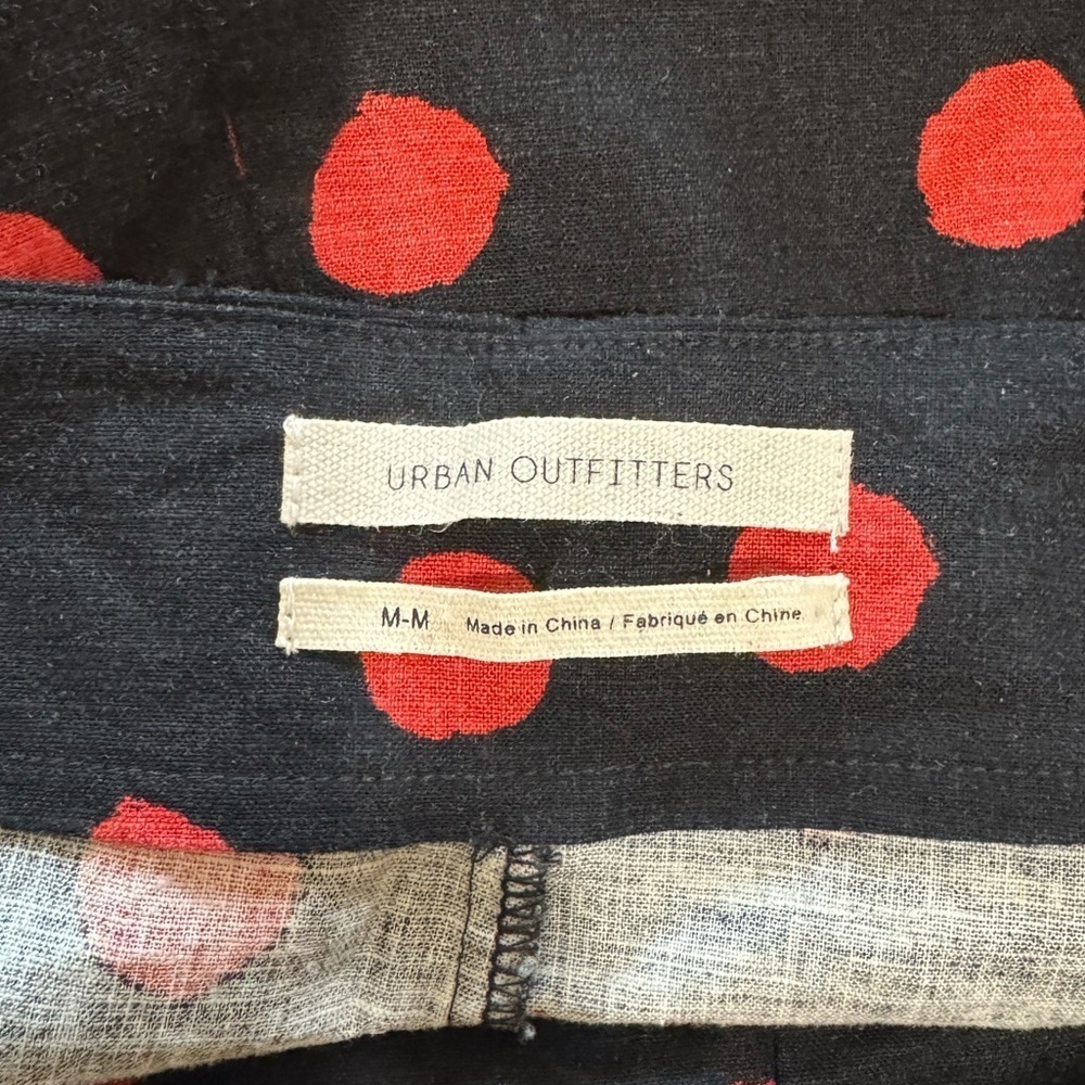 Women’s Urban Outfitters flat front black with red polka dot shorts Medium - Picture 3 of 3
